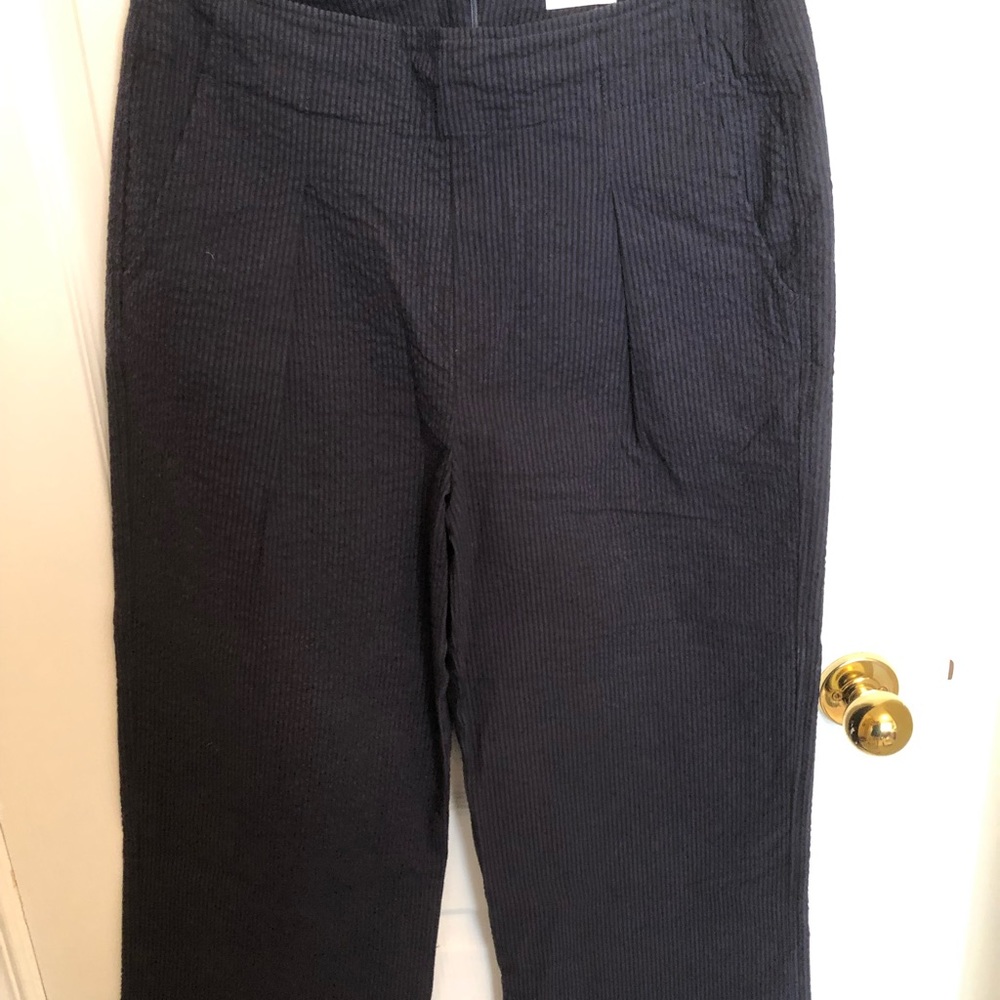 NWOT Patterned Navy Blue Colluts